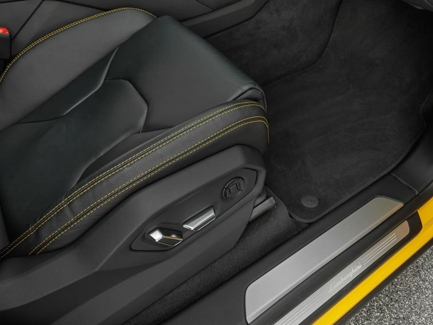 2022 Lamborghini Urus angeboten von einem Fachhändler in Böblingen, Deutschland, Foto 14 von 15