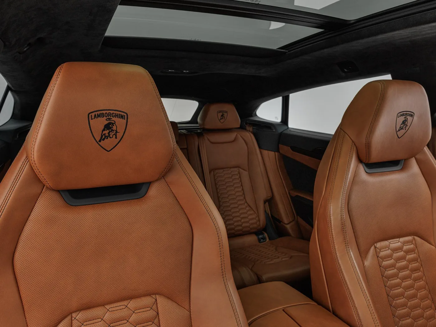 2022 Lamborghini Urus verkauft von einem Fachhändler in Böblingen, Deutschland, Foto 12 von 15