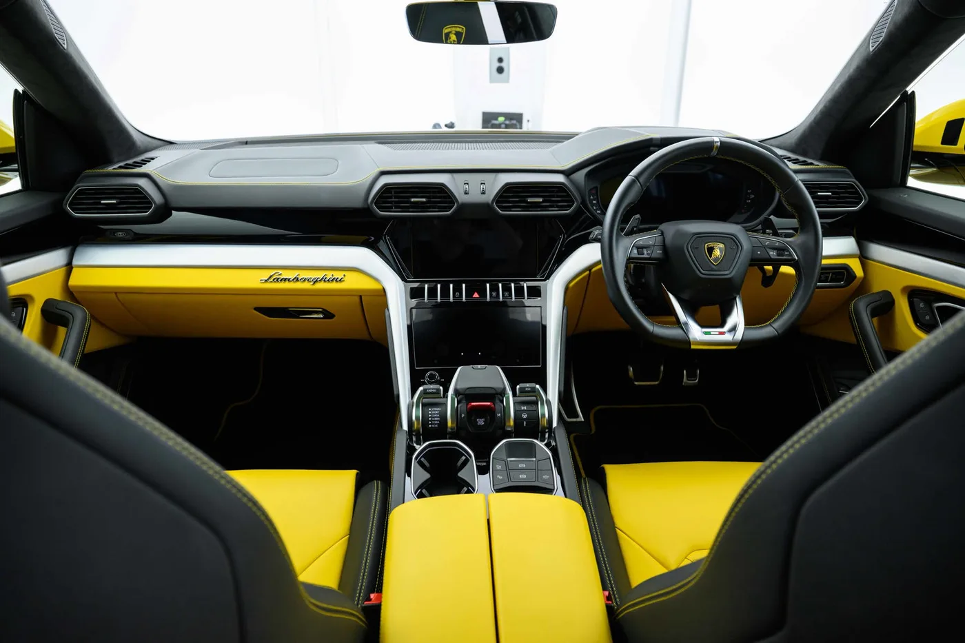 2022 Lamborghini Urus angeboten von einer Vertragshändlergruppe in Hatfield, Vereinigtes Königreich, Foto 10 von 20