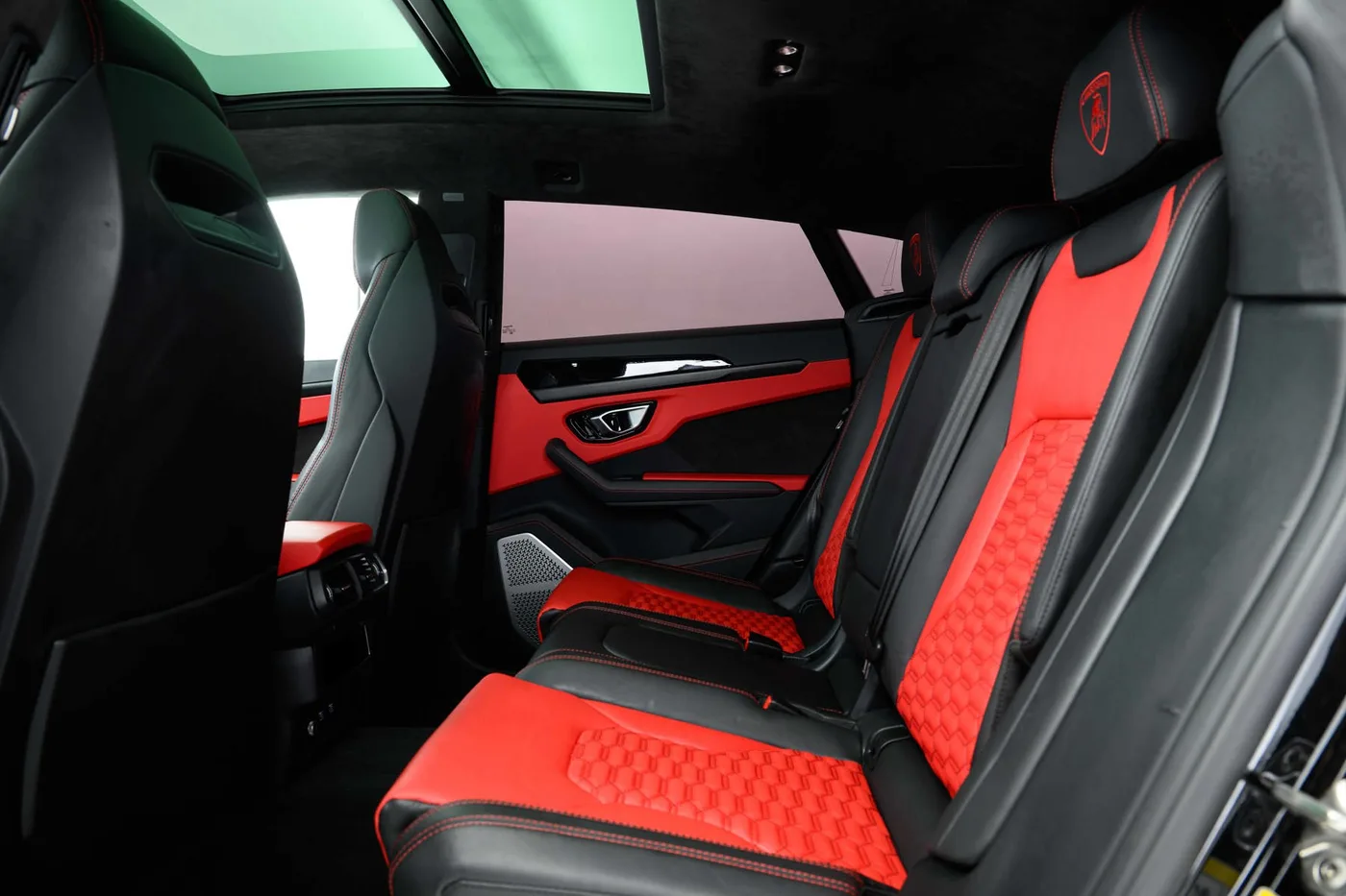 2022 Lamborghini Urus angeboten von einer Vertragshändlergruppe in Hatfield, Vereinigtes Königreich, Foto 8 von 20