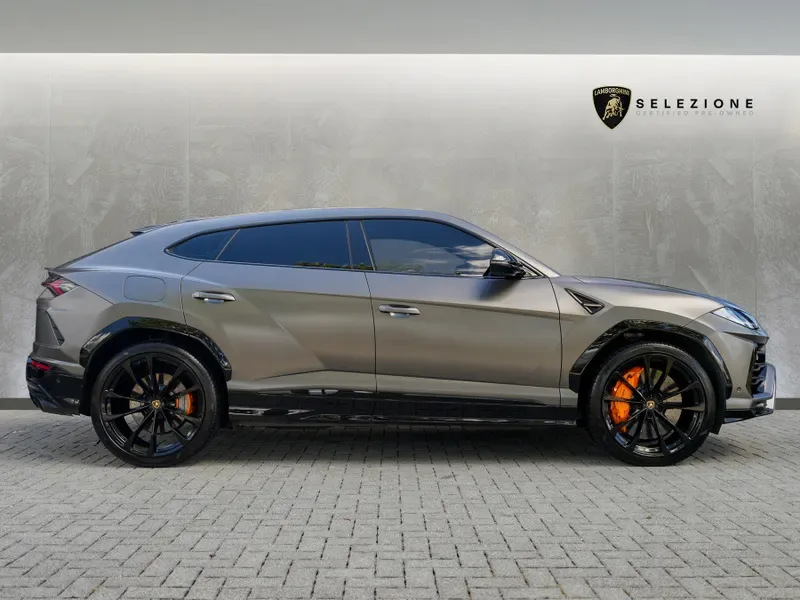 2022 Lamborghini Urus, 2/20