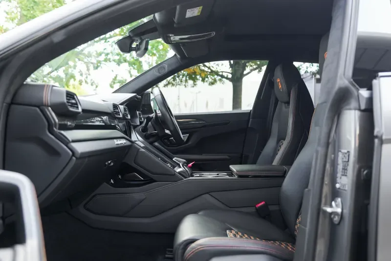 2022 Lamborghini Urus, 6/20
