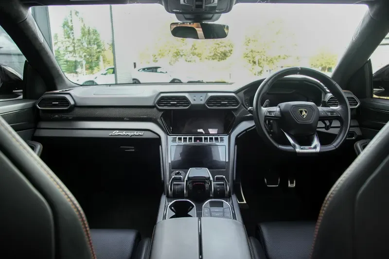 2022 Lamborghini Urus, 10/20
