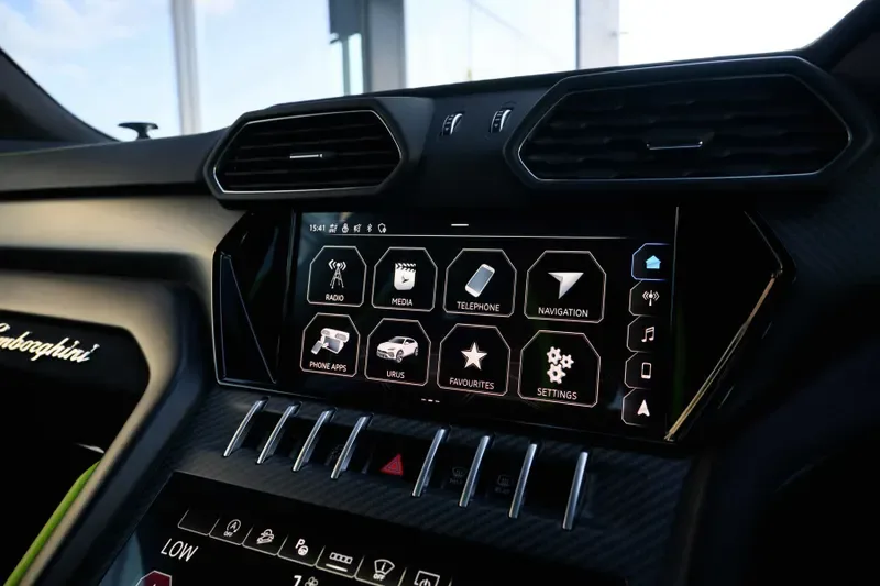 2022 Lamborghini Urus, 11/20