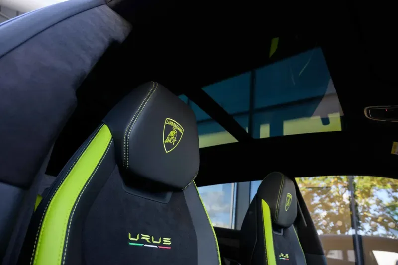 2022 Lamborghini Urus, 16/20