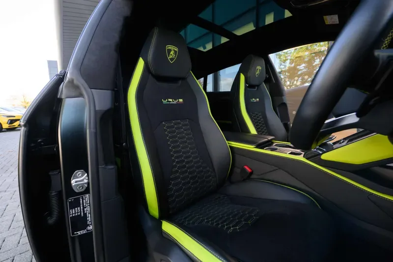 2022 Lamborghini Urus, 17/20