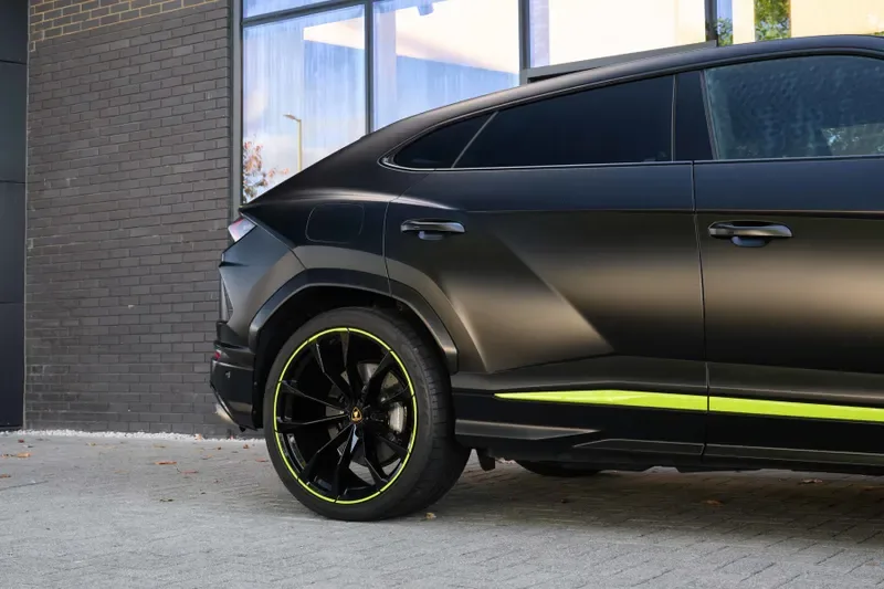 2022 Lamborghini Urus, 19/20