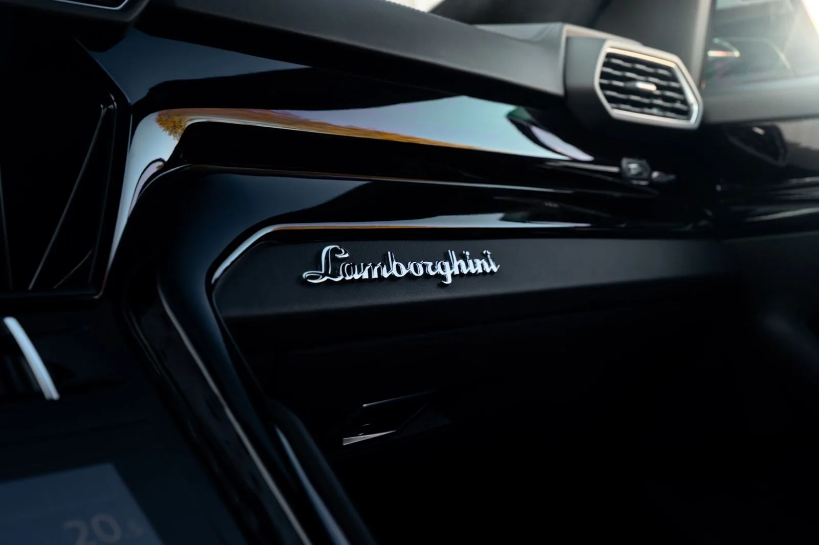 2022 Lamborghini Urus NOVITEC Esteso, 27/30