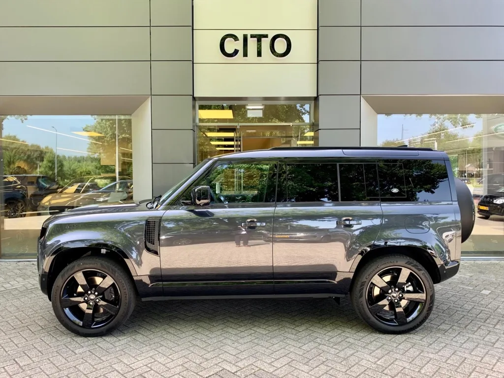 2022 Land Rover Defender 110 P400e X-Dynamic HSE, 2/30