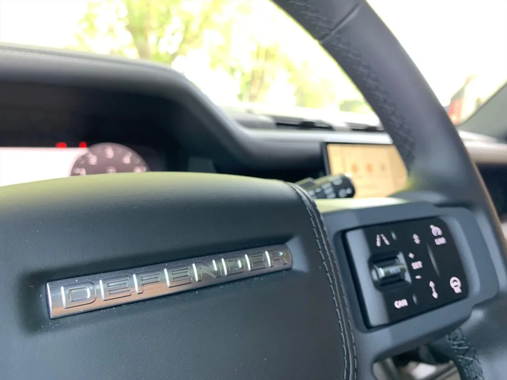 2022 Land Rover Defender 110 P400e X-Dynamic HSE, 24/30
