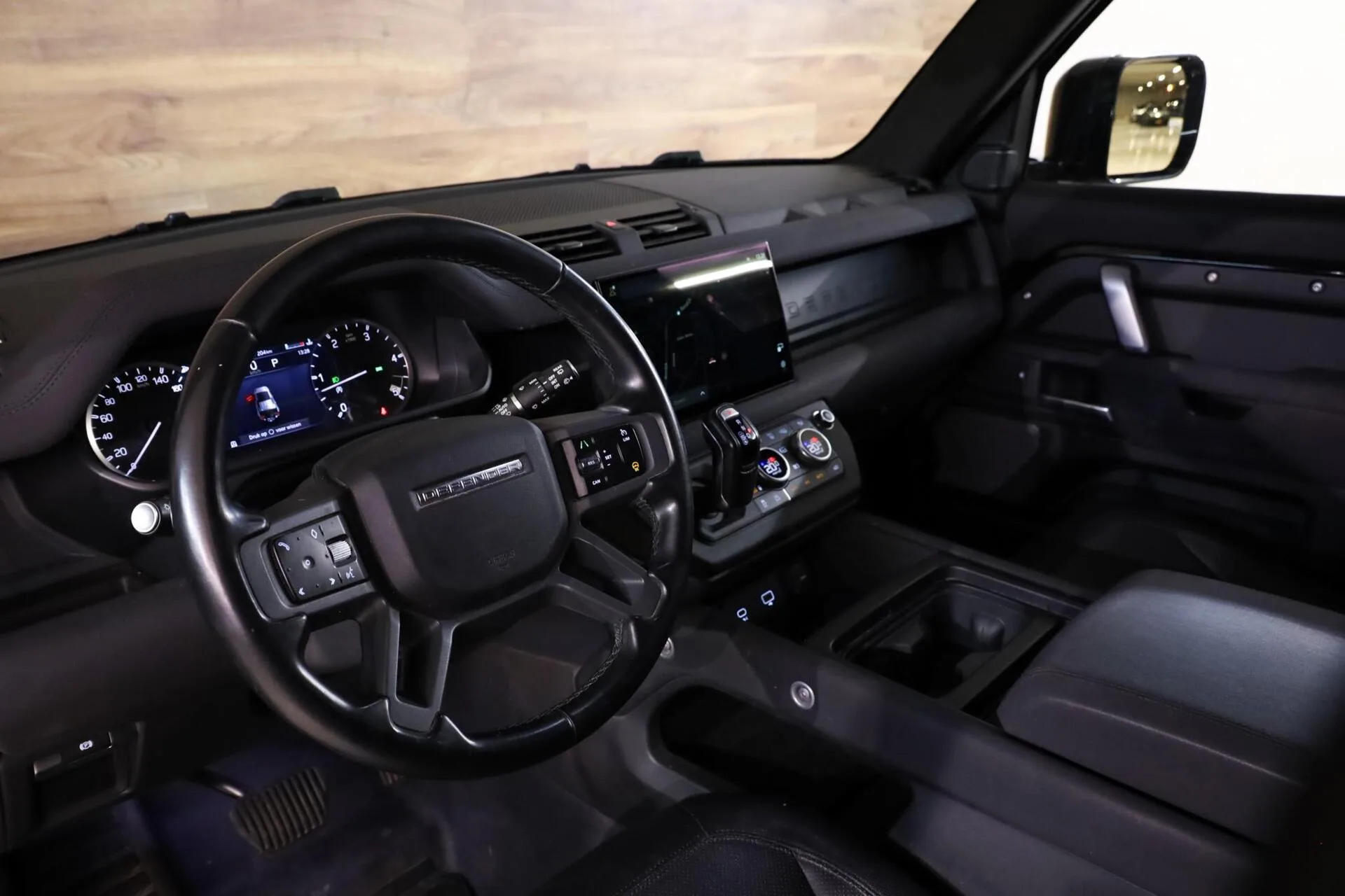 2022 Land Rover Defender 110 D250 X-Dynamic S, 3/29