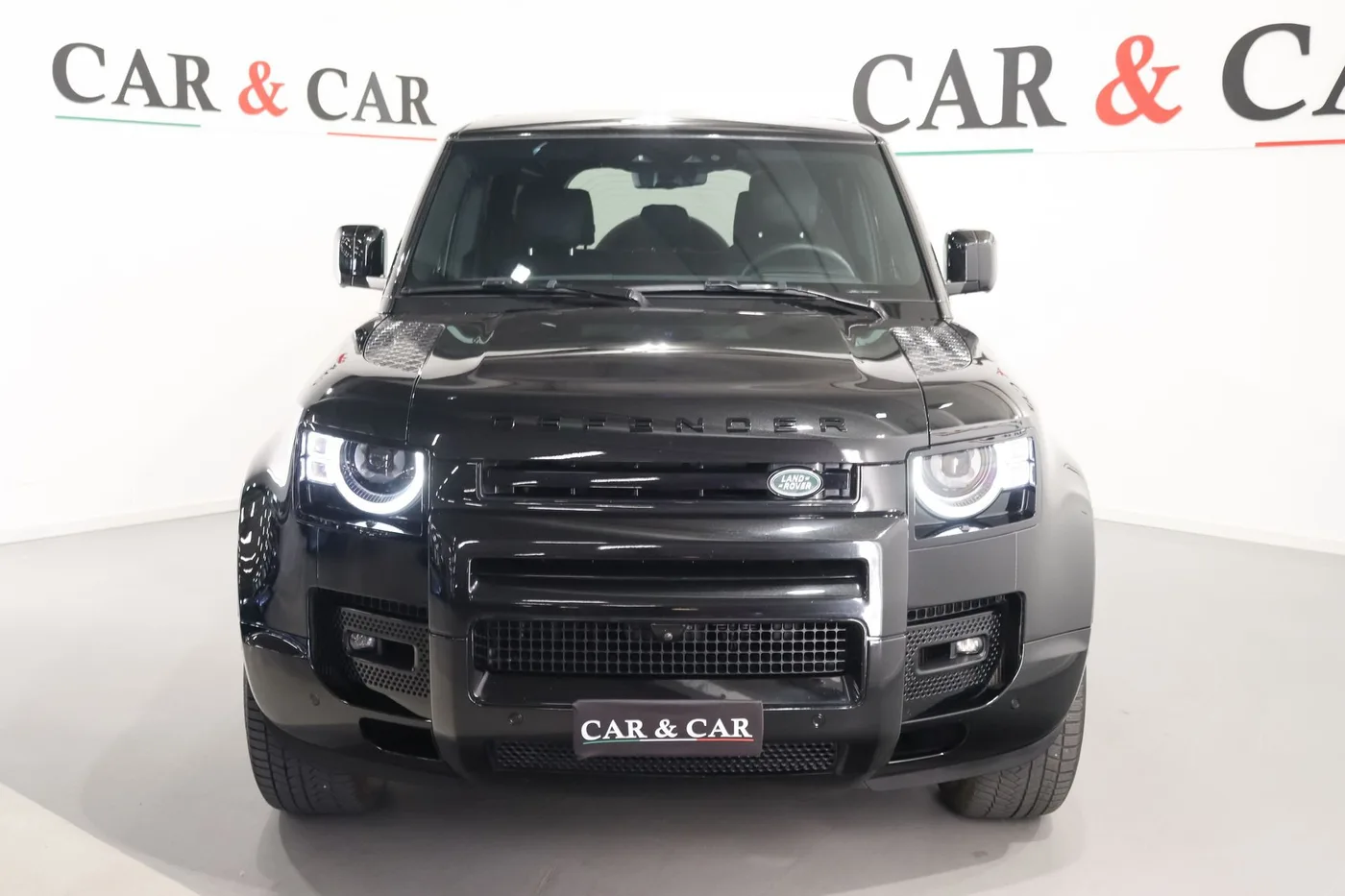 2022 Land Rover Defender 110 V8 angeboten von einem Supersportwagenhändler in Zibido San Giacomo, Italien, Foto 3 von 19