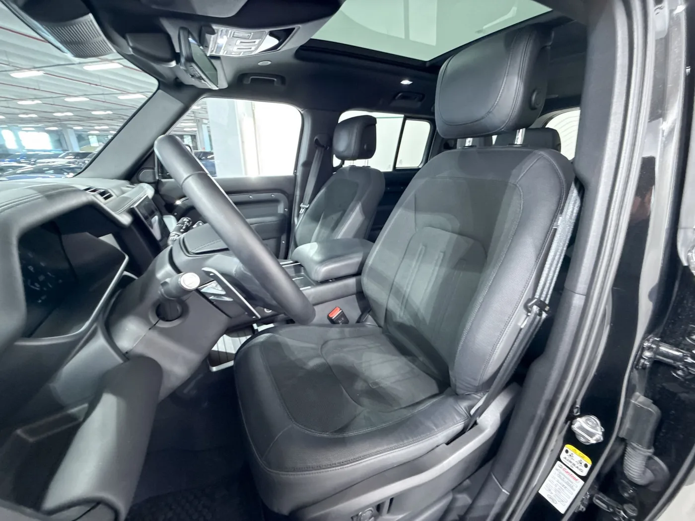 2022 Land Rover Defender 110 V8 angeboten von einem Supersportwagenhändler in Zibido San Giacomo, Italien, Foto 8 von 19