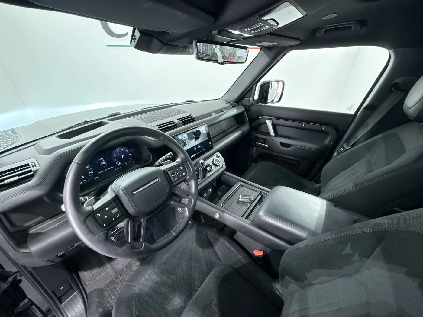 2022 Land Rover Defender 110 V8 angeboten von einem Supersportwagenhändler in Zibido San Giacomo, Italien, Foto 9 von 19