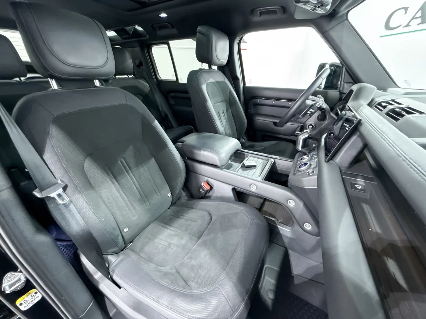 2022 Land Rover Defender 110 V8 angeboten von einem Supersportwagenhändler in Zibido San Giacomo, Italien, Foto 12 von 19