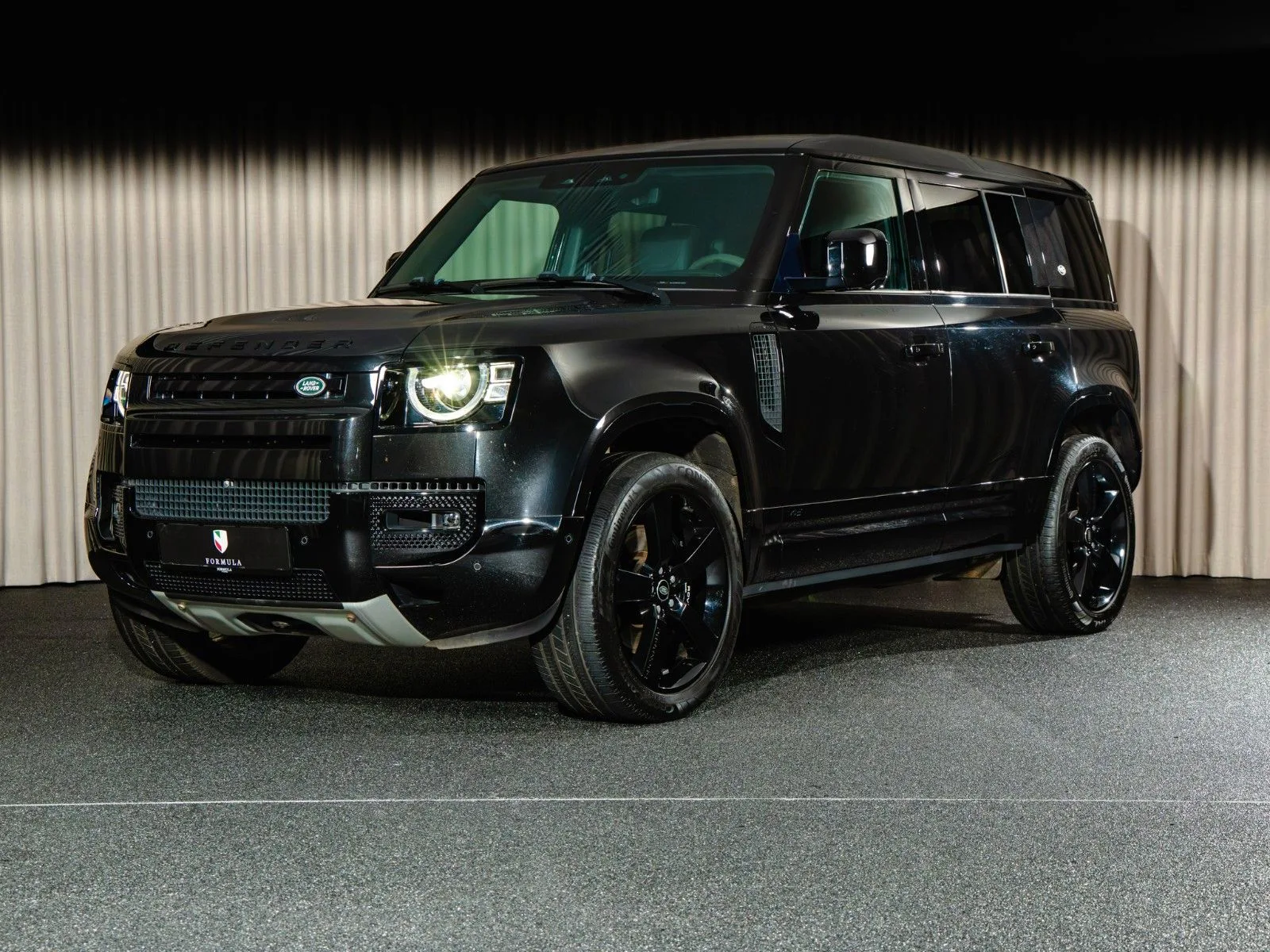 2022 Land Rover Defender 110 V8 offered by a supercar dealer in Kongens Lyngby, Denmark, main photo