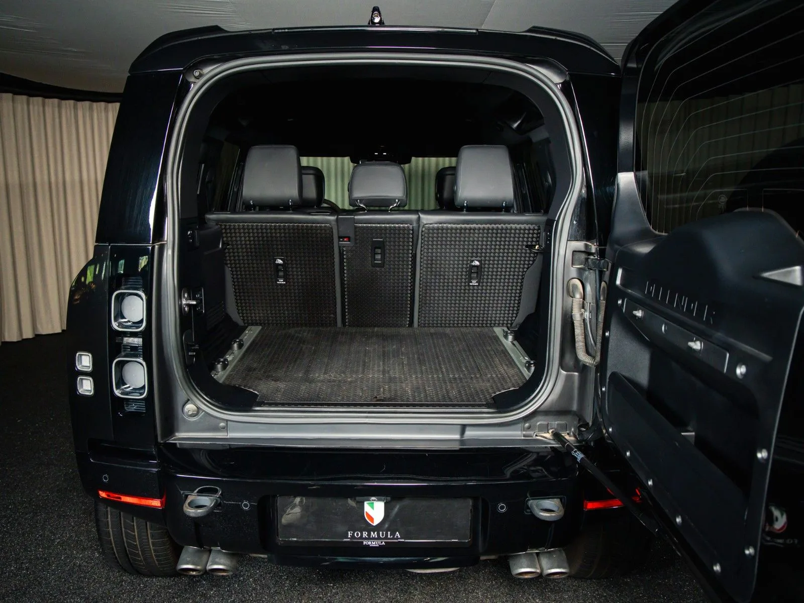 2022 Land Rover Defender 110 V8, 5/21