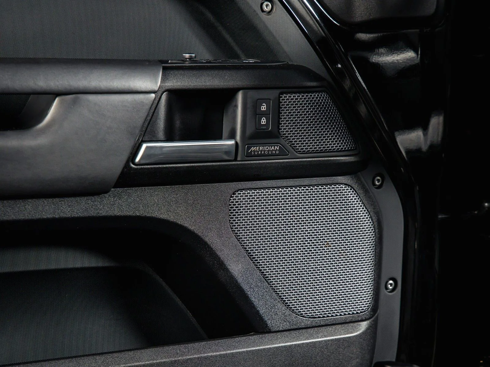 2022 Land Rover Defender 110 V8, 13/21