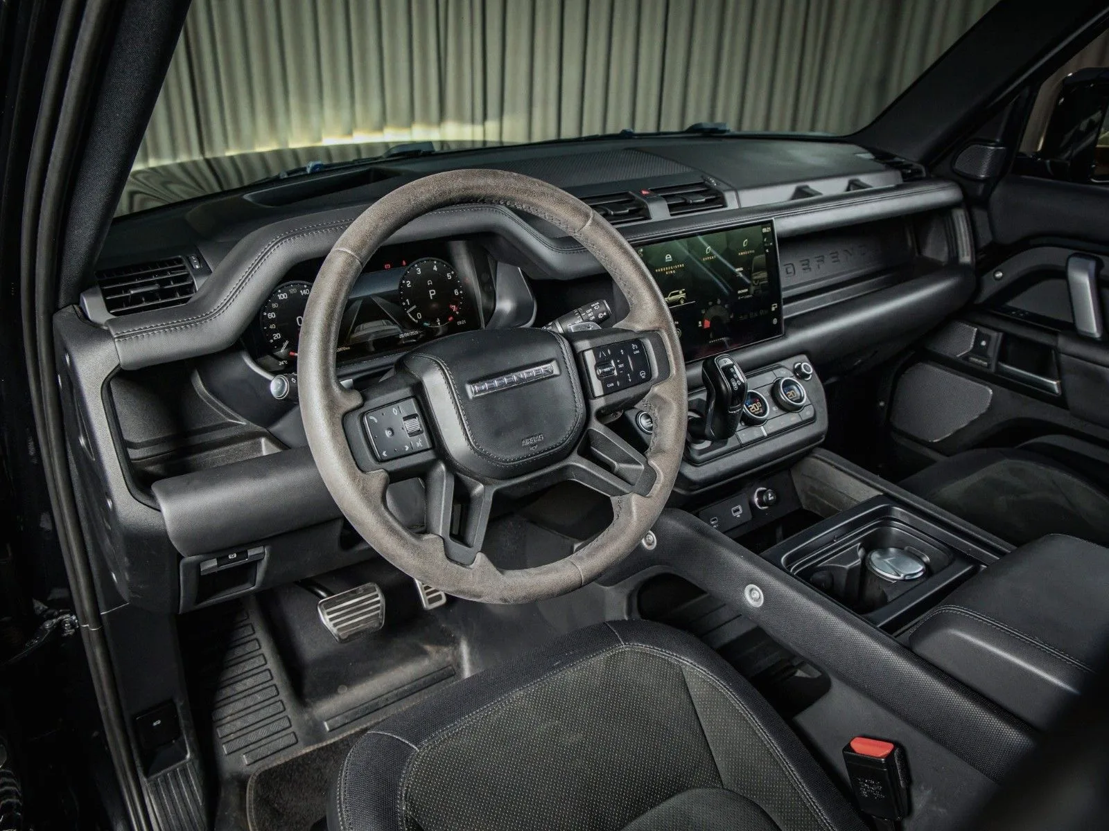 2022 Land Rover Defender 110 V8, 14/21