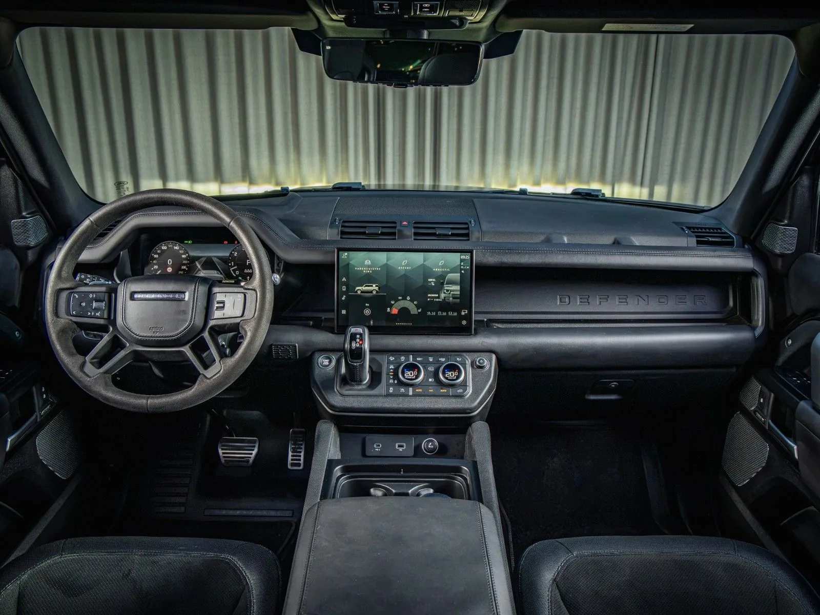 2022 Land Rover Defender 110 V8, 15/21