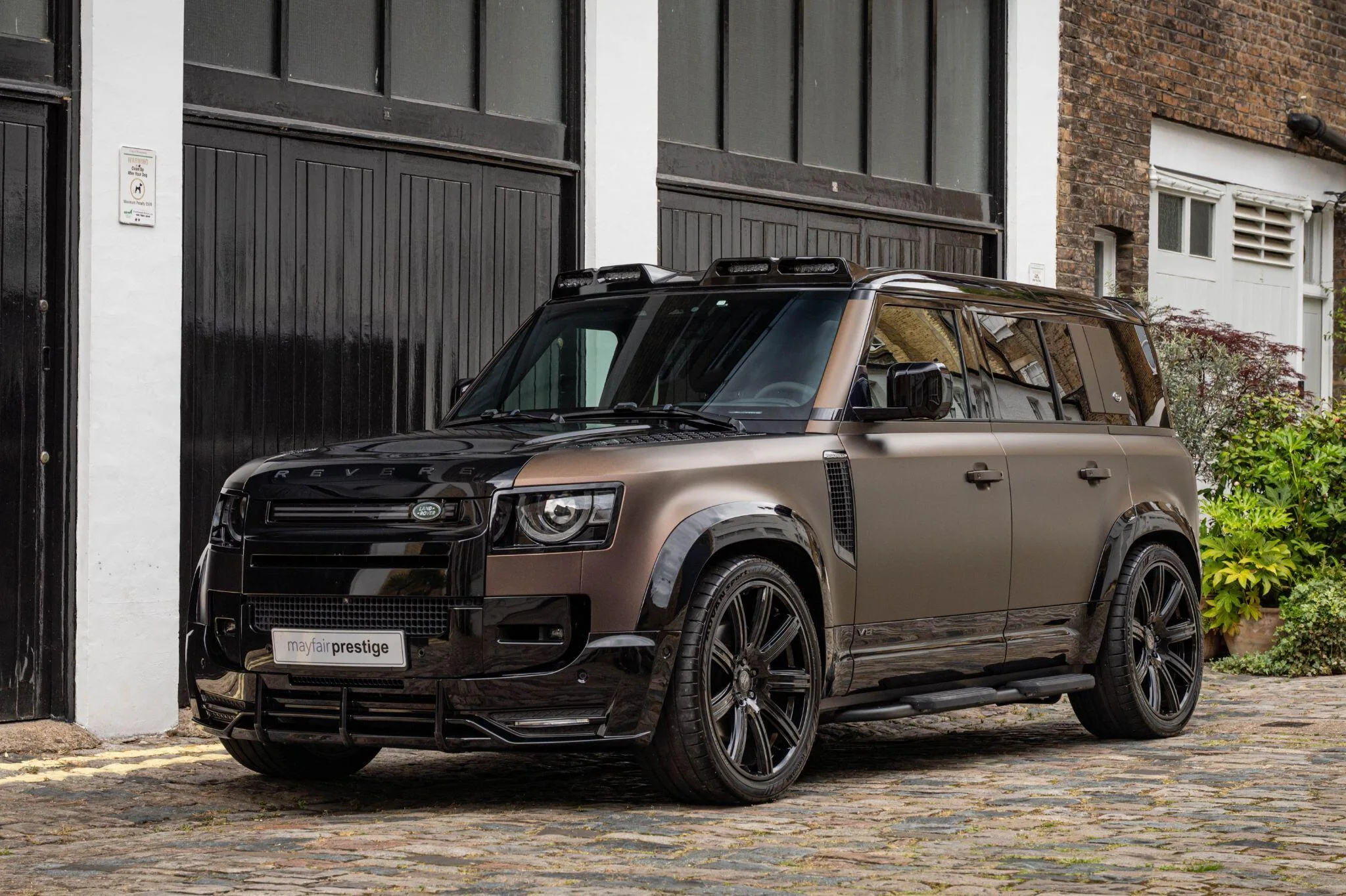 2022 Land Rover Defender 110 V8 Carpathian Edition angeboten von einem Fachhändler in London, Vereinigtes Königreich, Hauptfoto