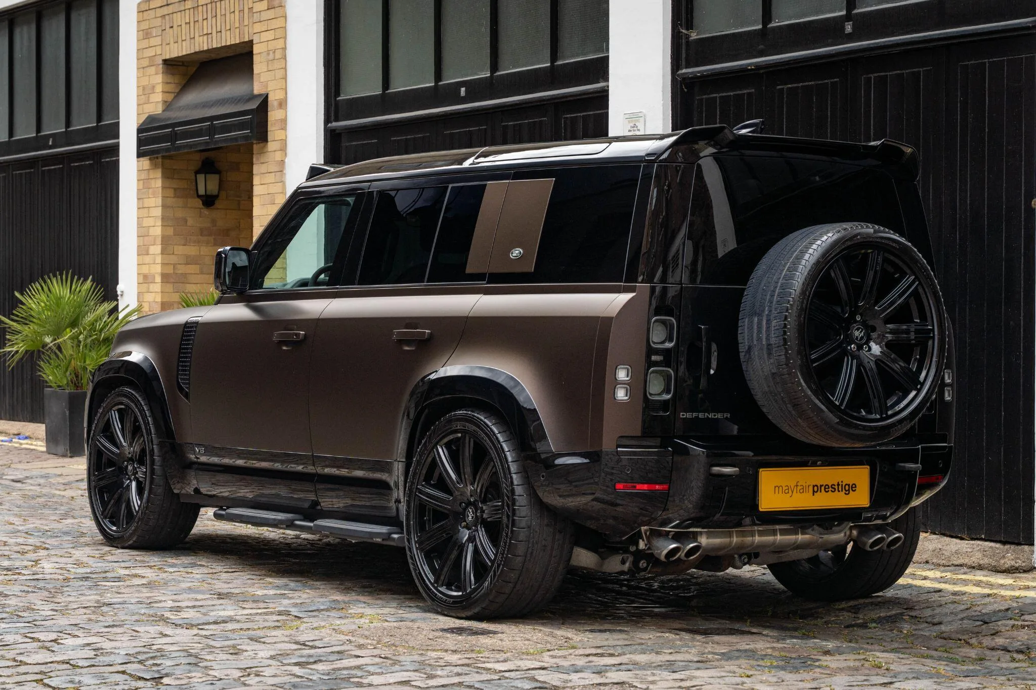 2022 Land Rover Defender 110 V8 Carpathian Edition, 9/30