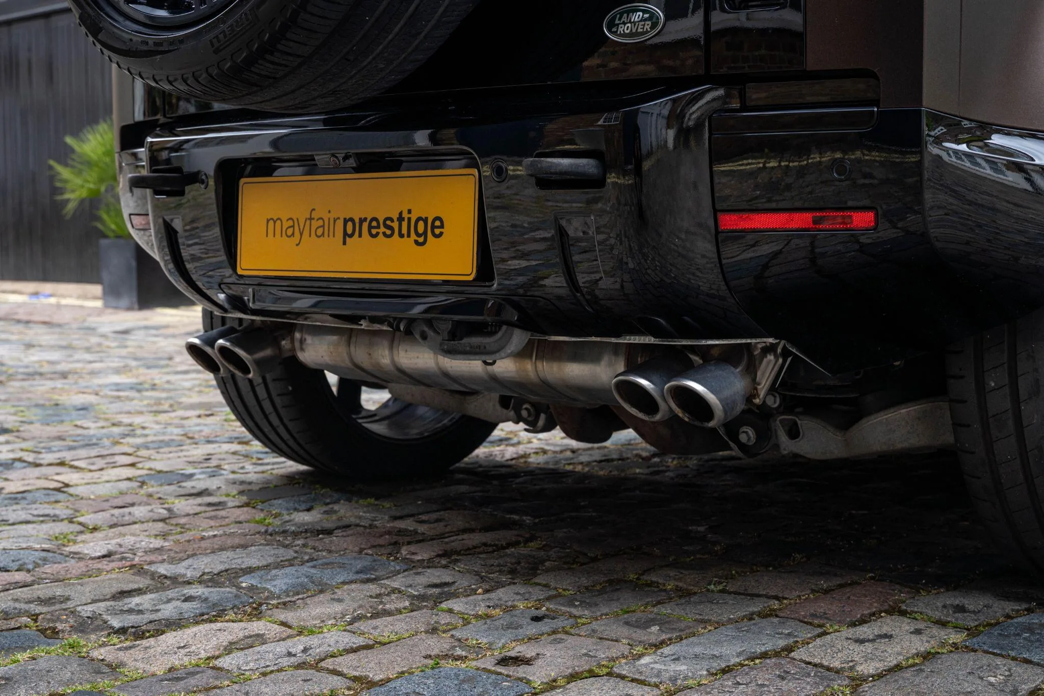 2022 Land Rover Defender 110 V8 Carpathian Edition, 16/30