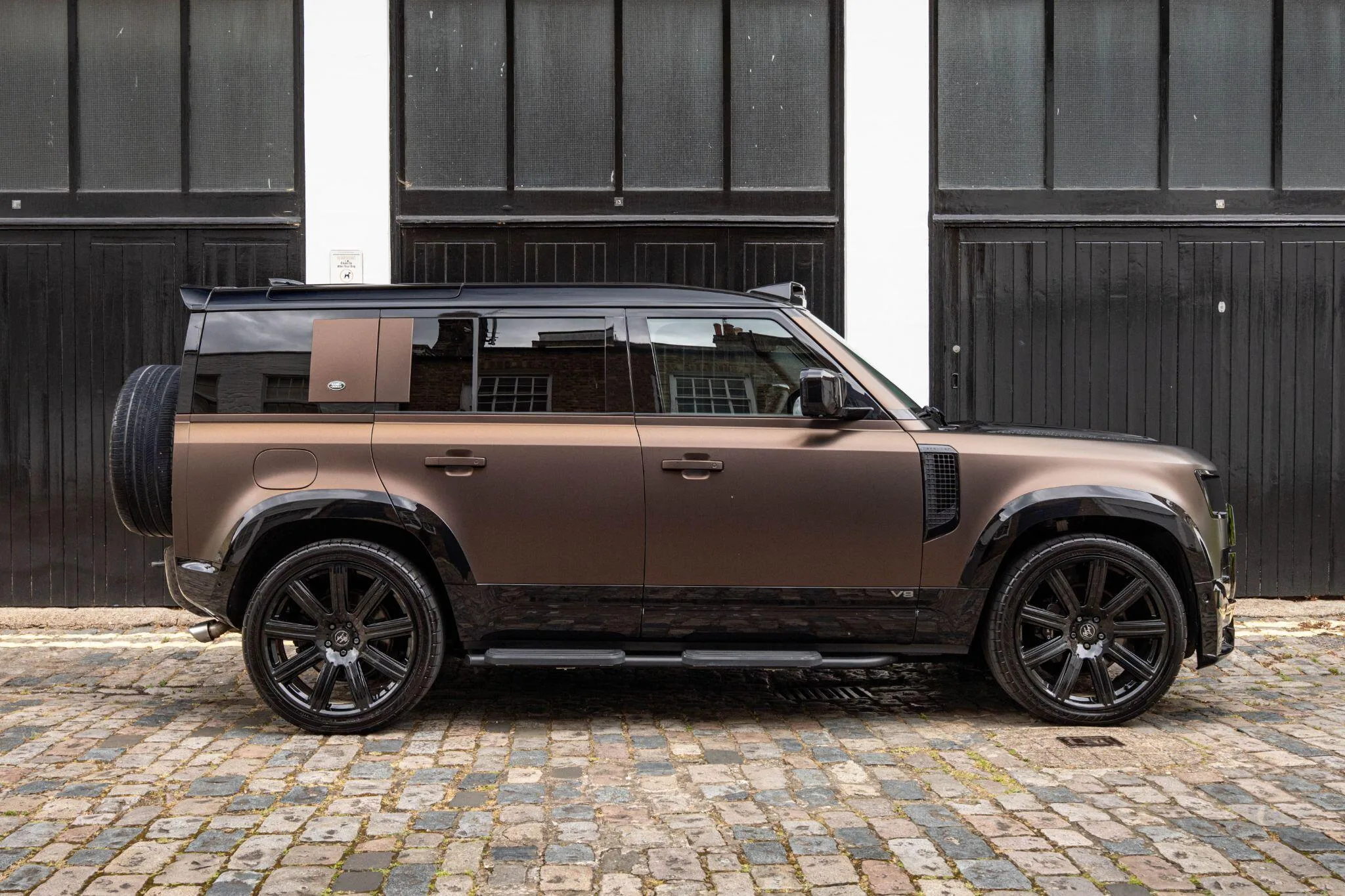 2022 Land Rover Defender 110 V8 Carpathian Edition, 18/30
