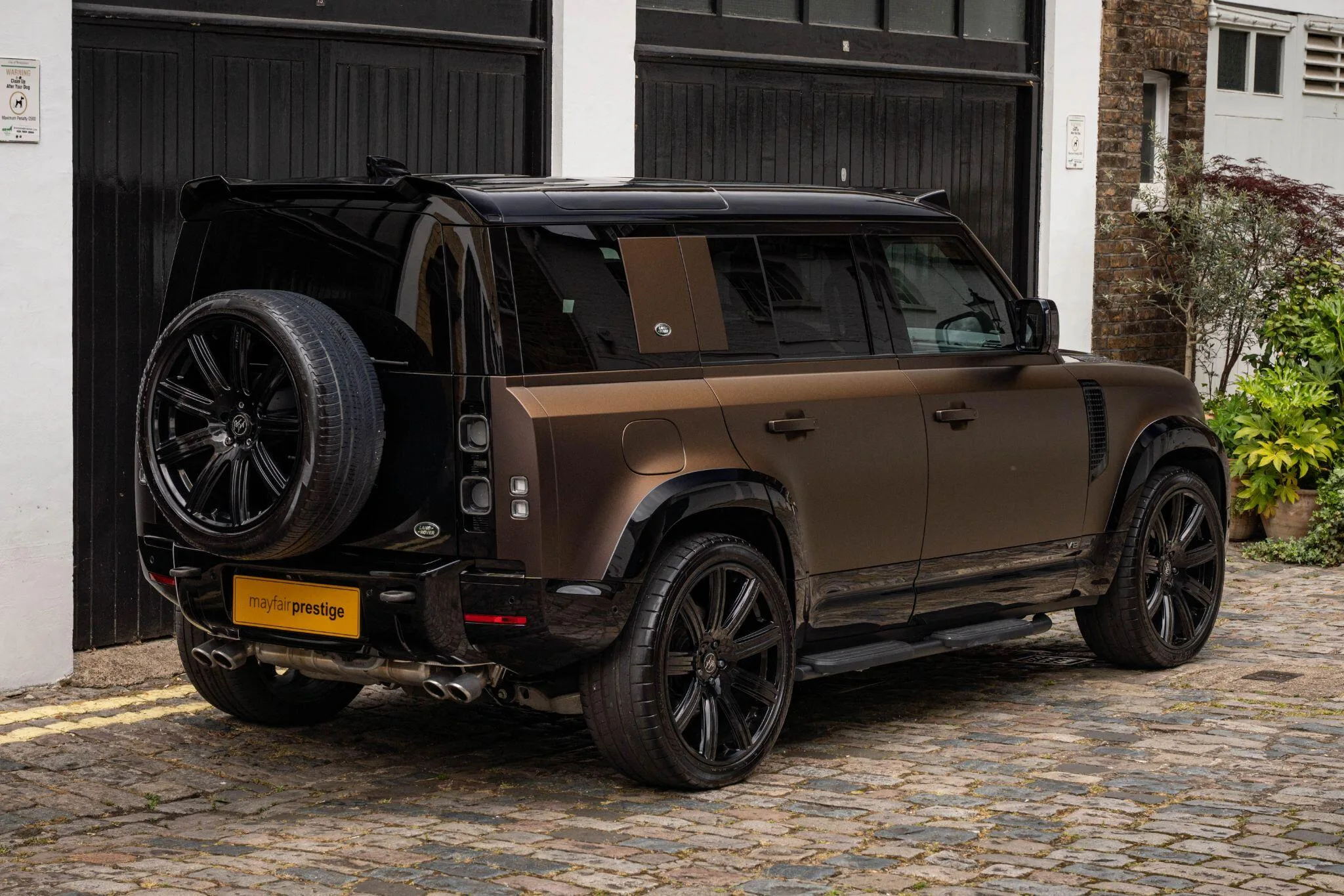 2022 Land Rover Defender 110 V8 Carpathian Edition, 19/30