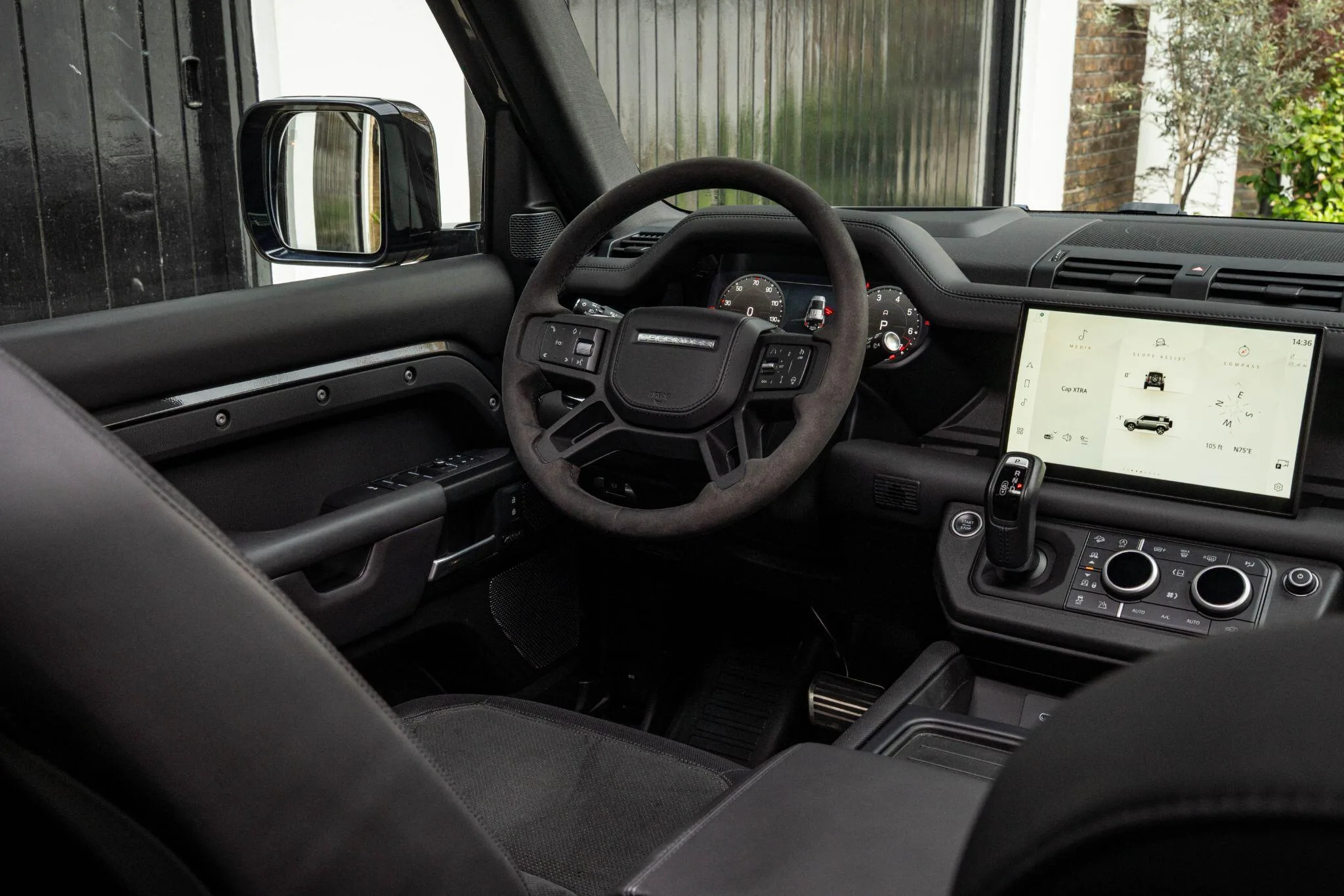 2022 Land Rover Defender 110 V8 Carpathian Edition, 22/30