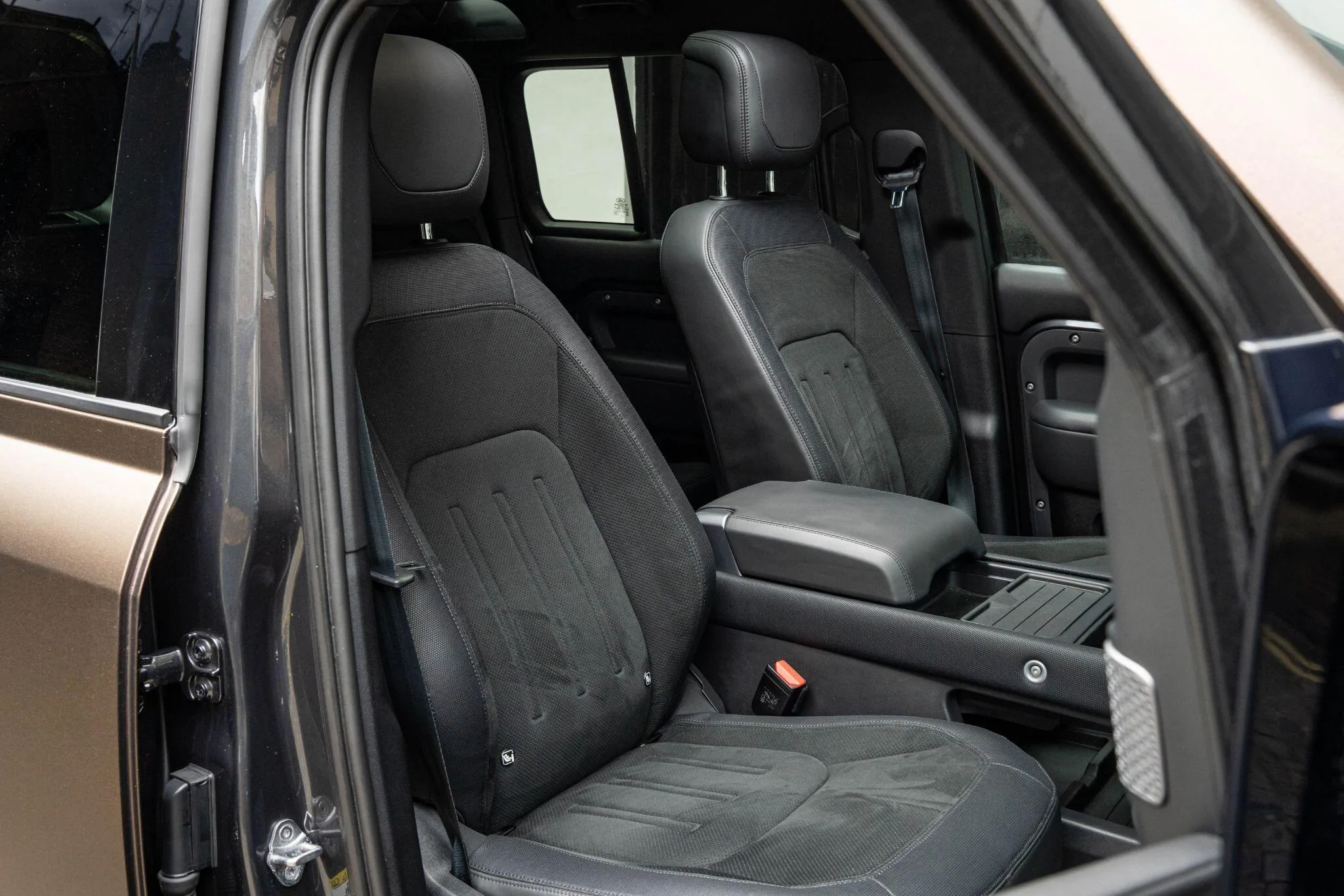 2022 Land Rover Defender 110 V8 Carpathian Edition, 24/30