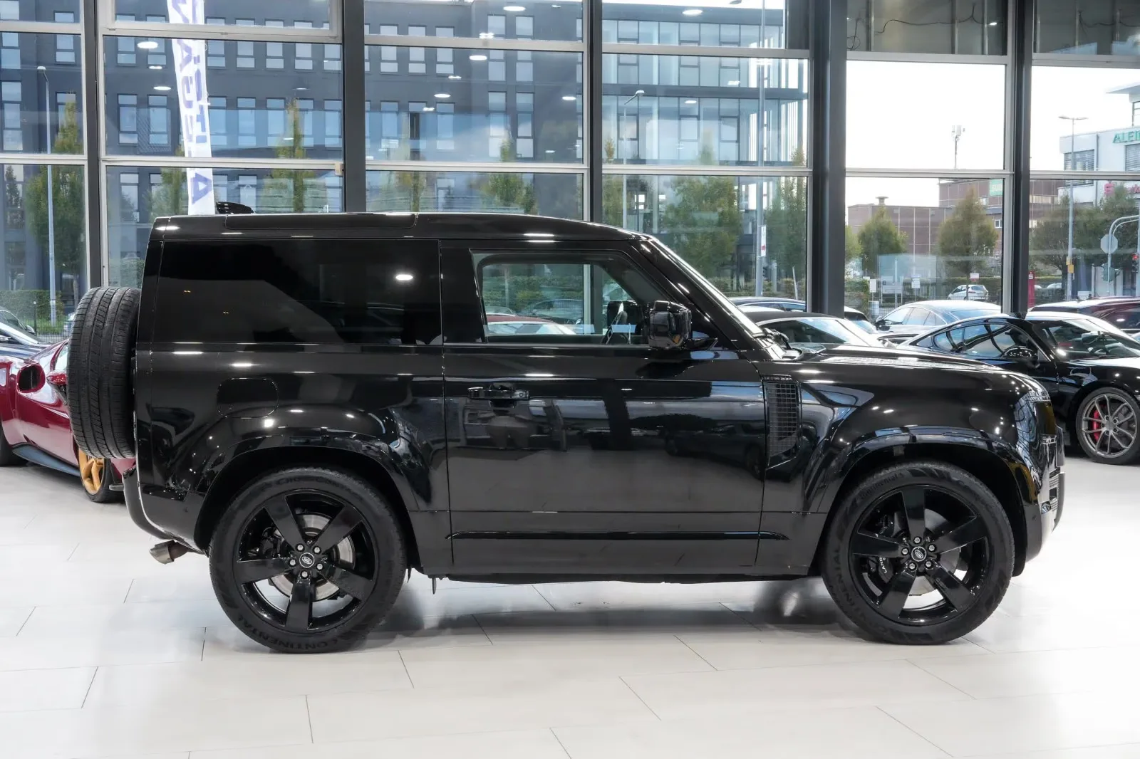 2022 Land Rover Defender 90 V8, 6/30