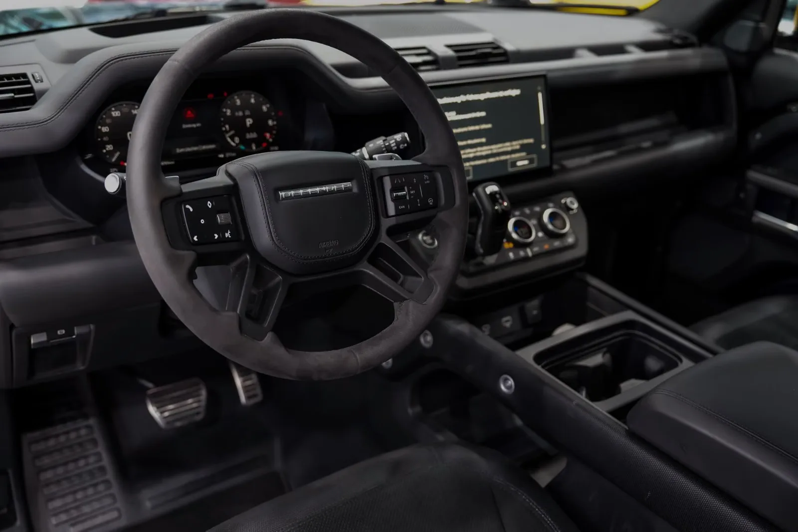 2022 Land Rover Defender 90 V8, 18/30