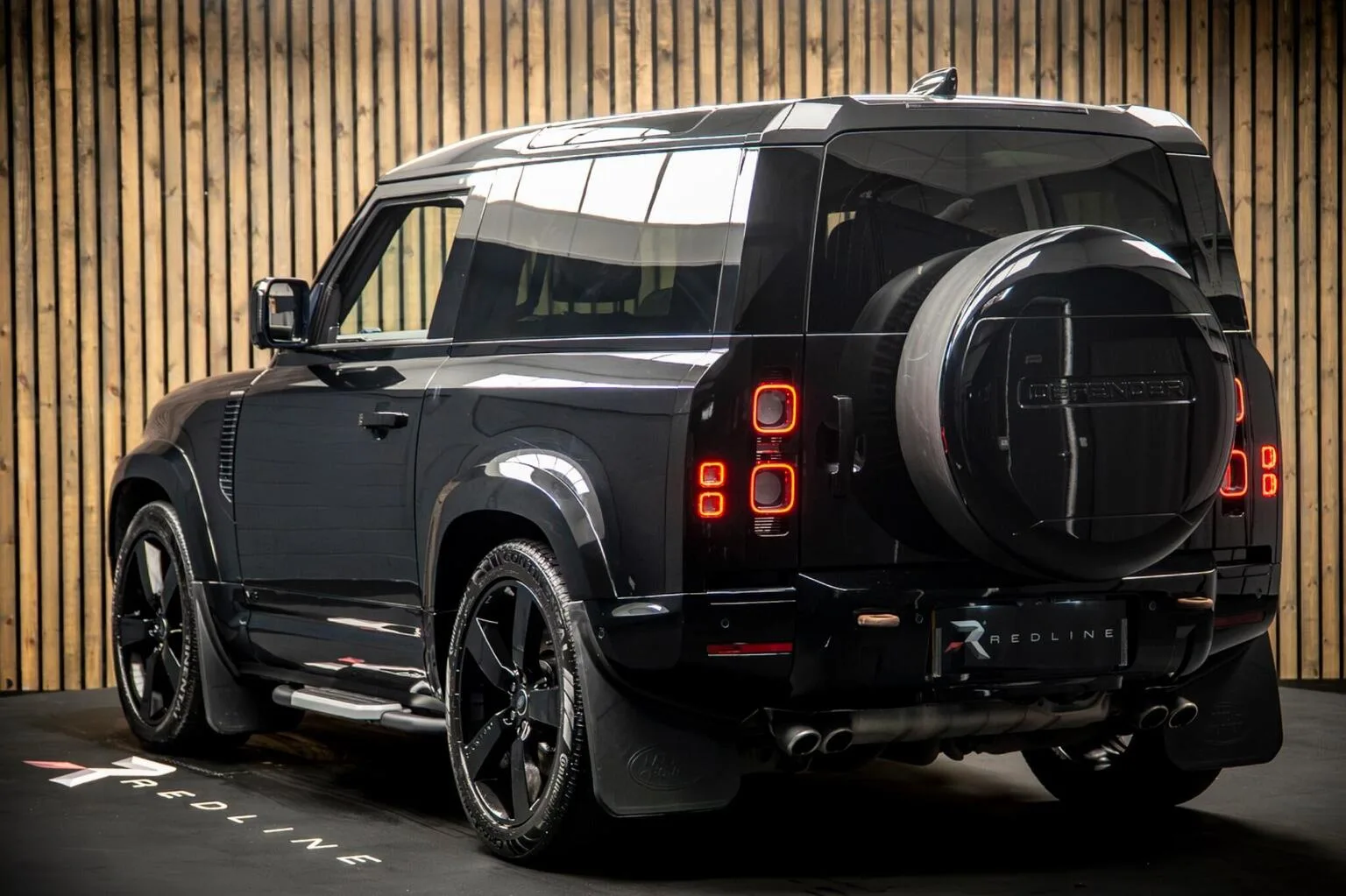 2022 Land Rover Defender 90 V8, 3/30
