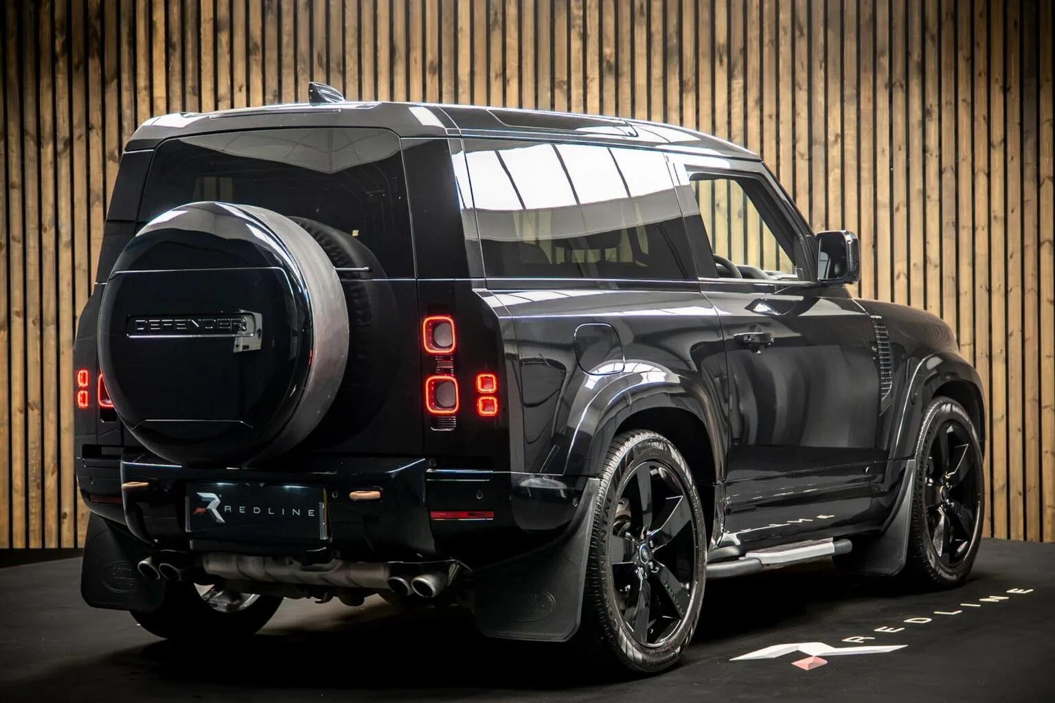 2022 Land Rover Defender 90 V8, 4/30