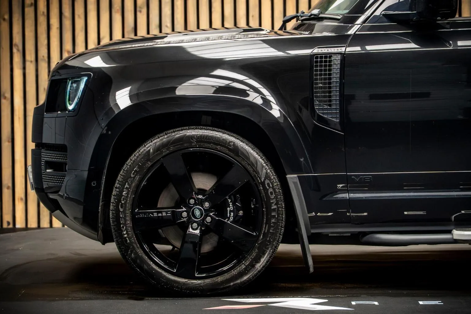 2022 Land Rover Defender 90 V8, 8/30