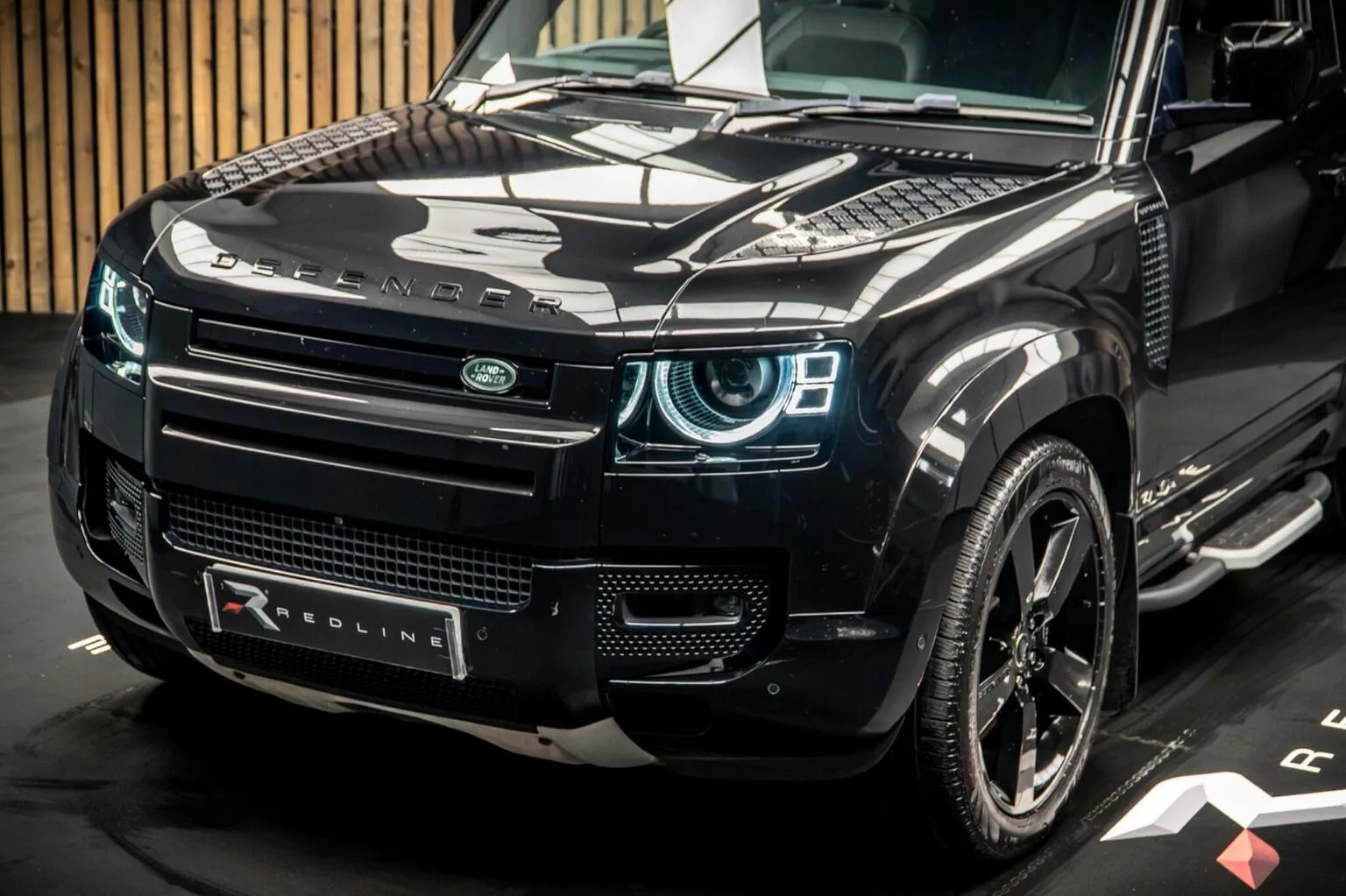 2022 Land Rover Defender 90 V8, 14/30