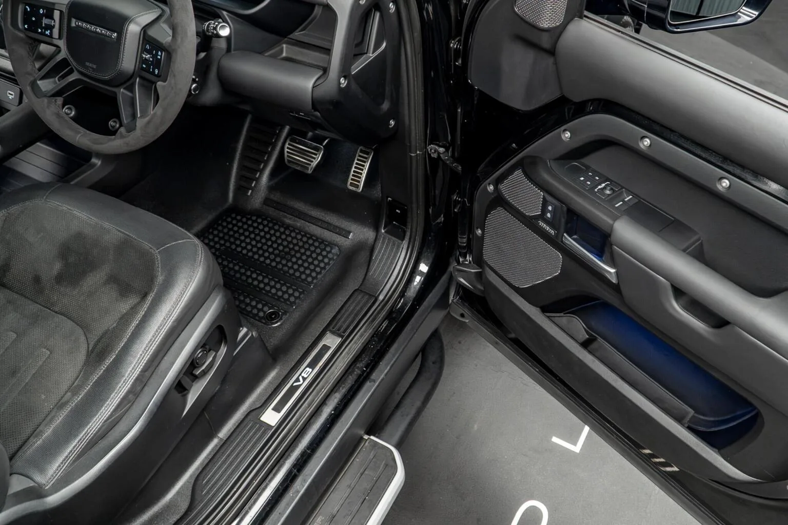 2022 Land Rover Defender 90 V8, 29/30