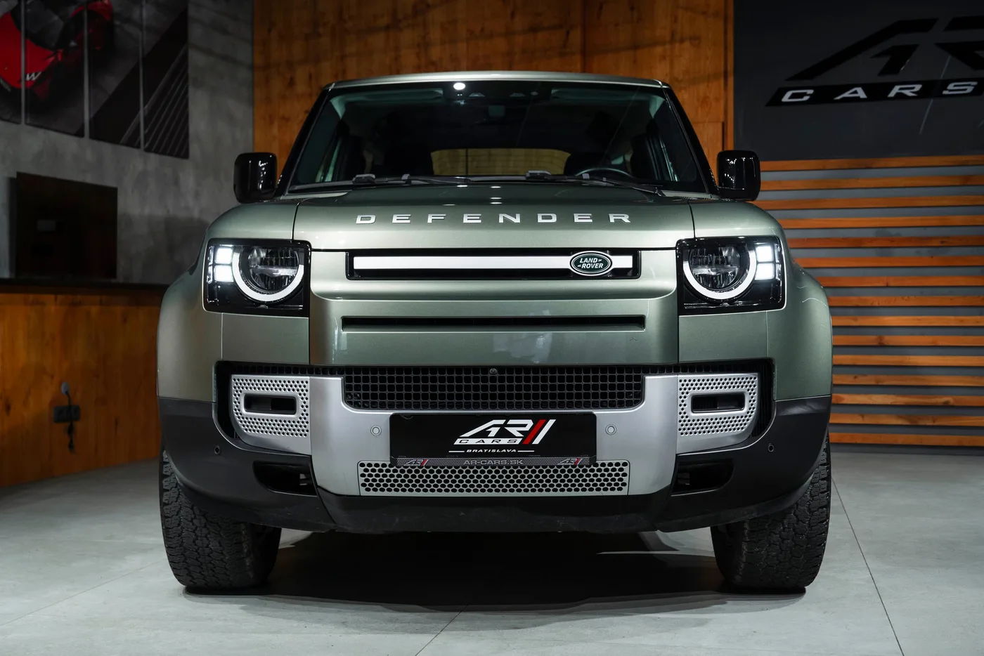 2022 Land Rover Defender offered by a specialist dealer in Bratislava, Slovakia, photo 4 of 19