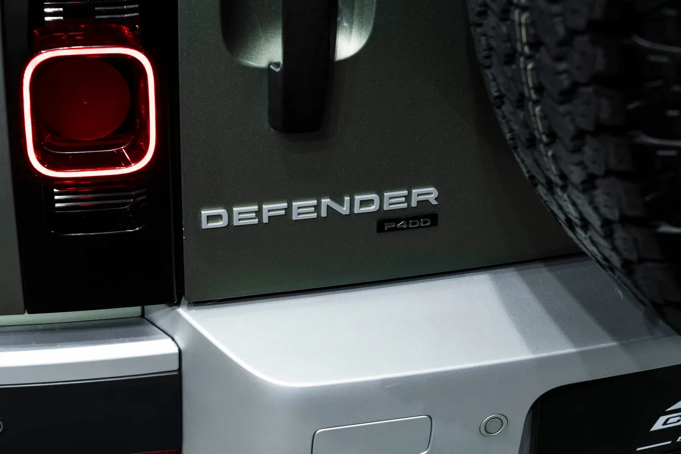 2022 Land Rover Defender offered by a specialist dealer in Bratislava, Slovakia, photo 18 of 19