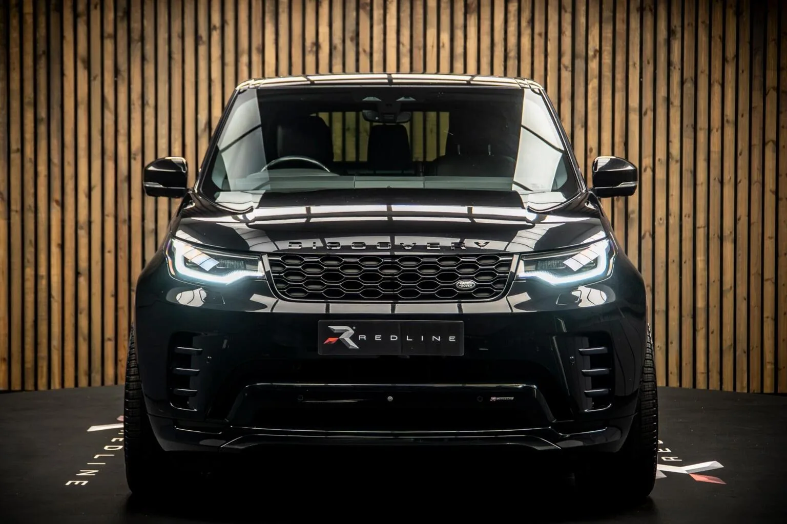 2022 Land Rover Discovery D300 R-Dynamic SE, 5/30