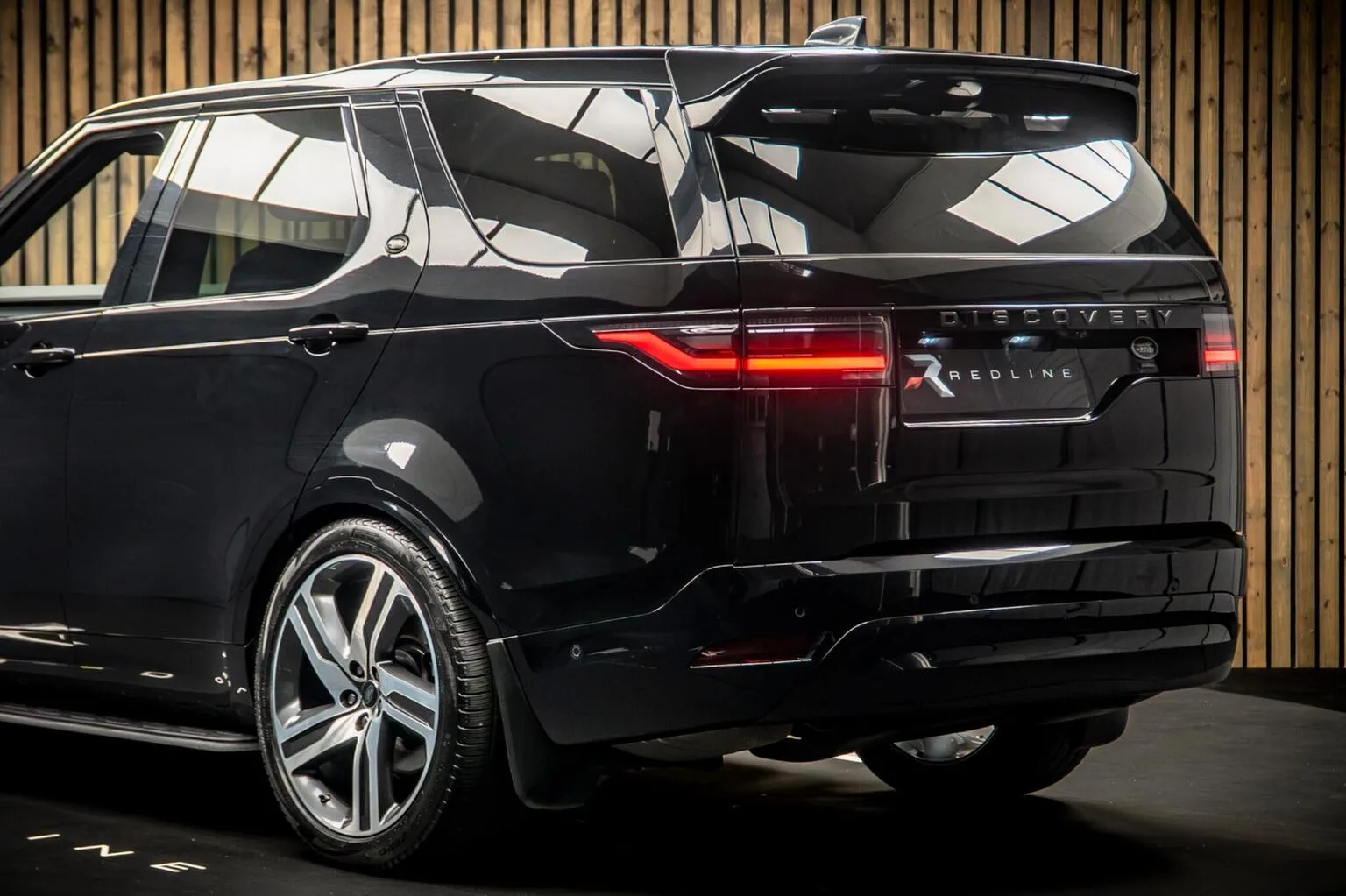 2022 Land Rover Discovery D300 R-Dynamic SE, 19/30