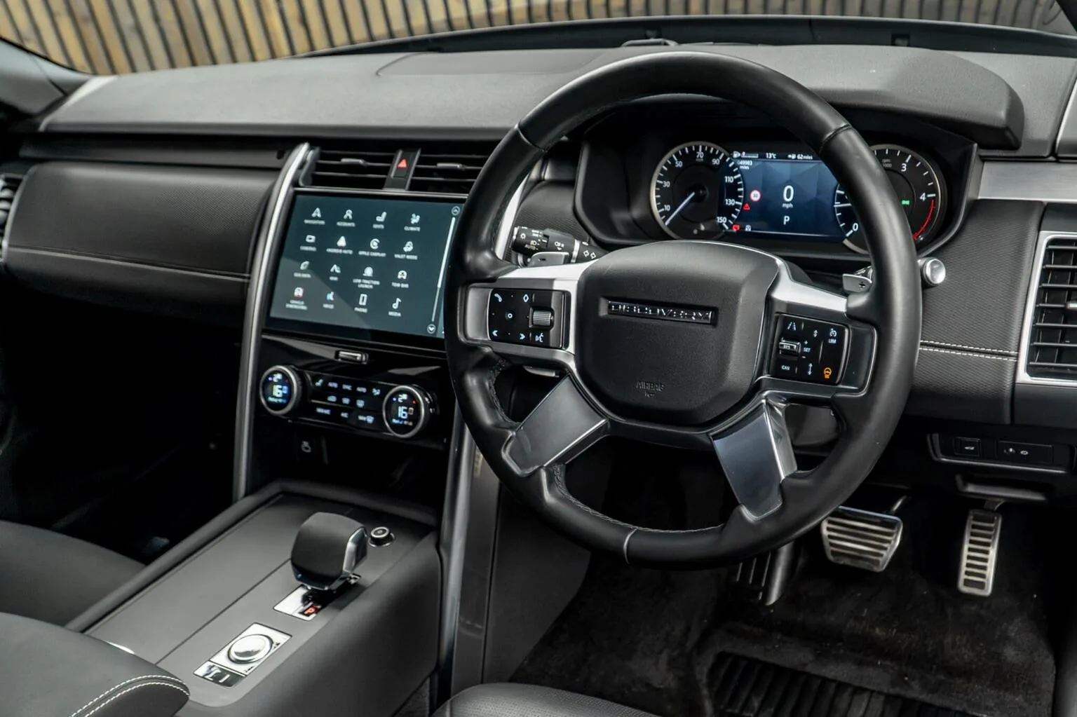 2022 Land Rover Discovery D300 R-Dynamic SE, 22/30