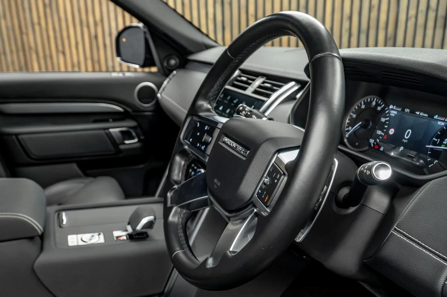 2022 Land Rover Discovery D300 R-Dynamic SE, 27/30