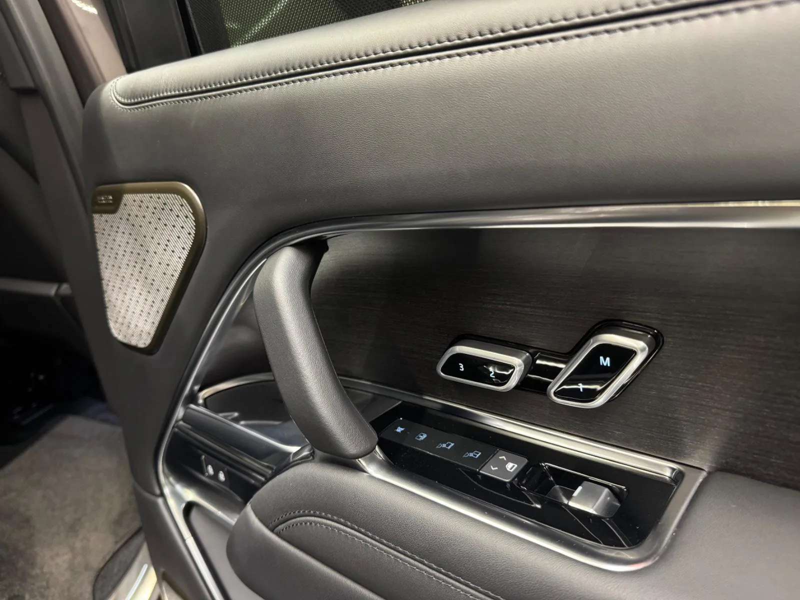 2022 Land Rover Range Rover First Edition, 15/23