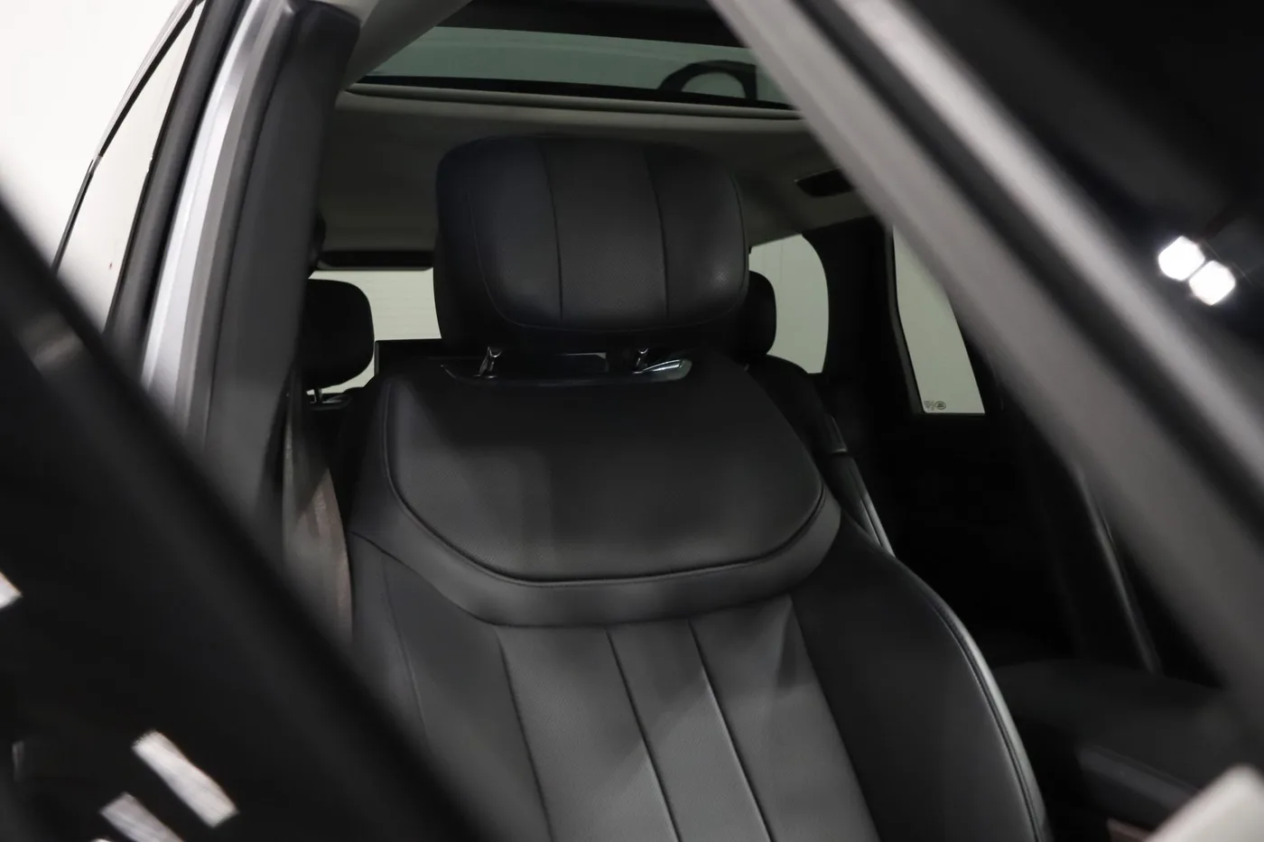 2022 Land Rover Range Rover Autobiography, long angeboten von einem Supersportwagenhändler in Zibido San Giacomo, Italien, Foto 8 von 24
