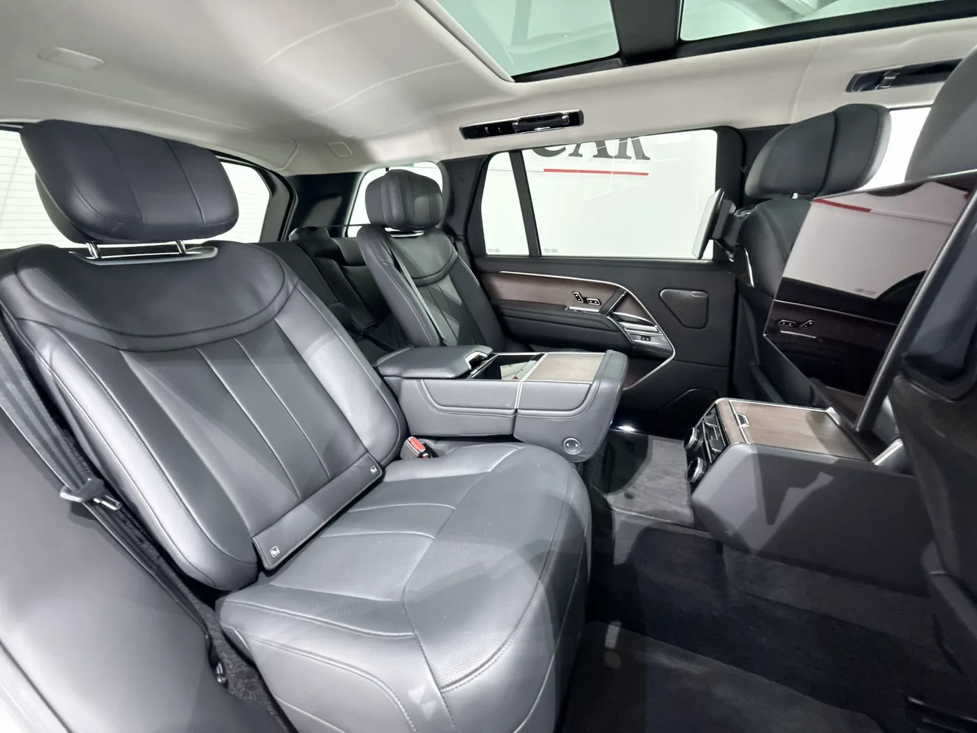 2022 Land Rover Range Rover Autobiography, long angeboten von einem Supersportwagenhändler in Zibido San Giacomo, Italien, Foto 15 von 24