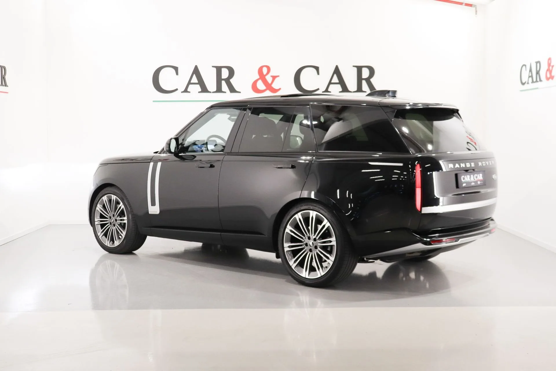 2022 Land Rover Range Rover, 2/13