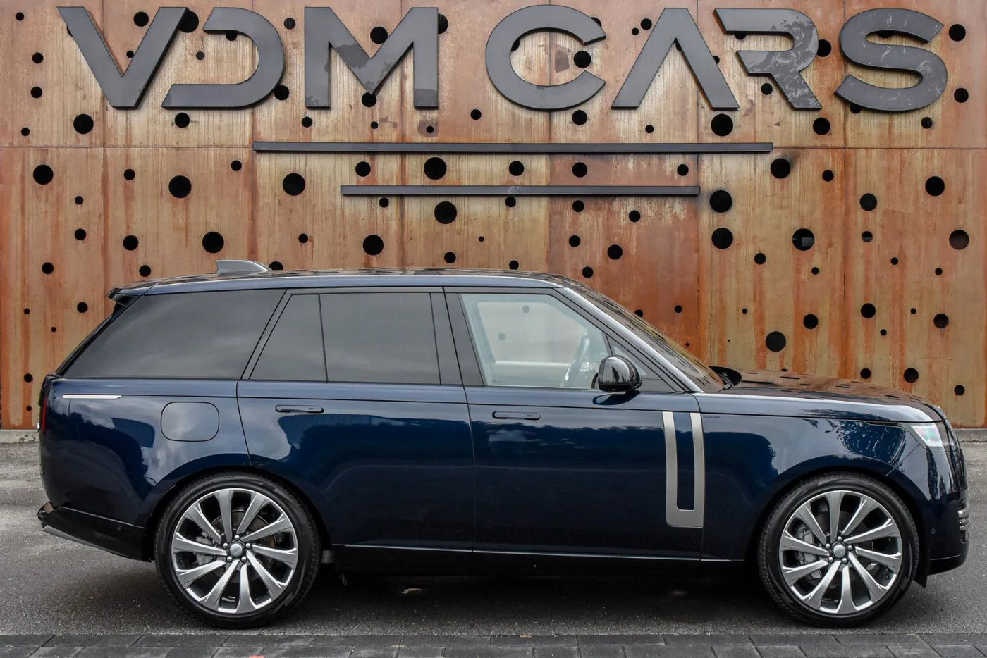 2022 Land Rover Range Rover D300, HSE offered by a supercar dealer in Gronau, Germany, photo 7 of 25