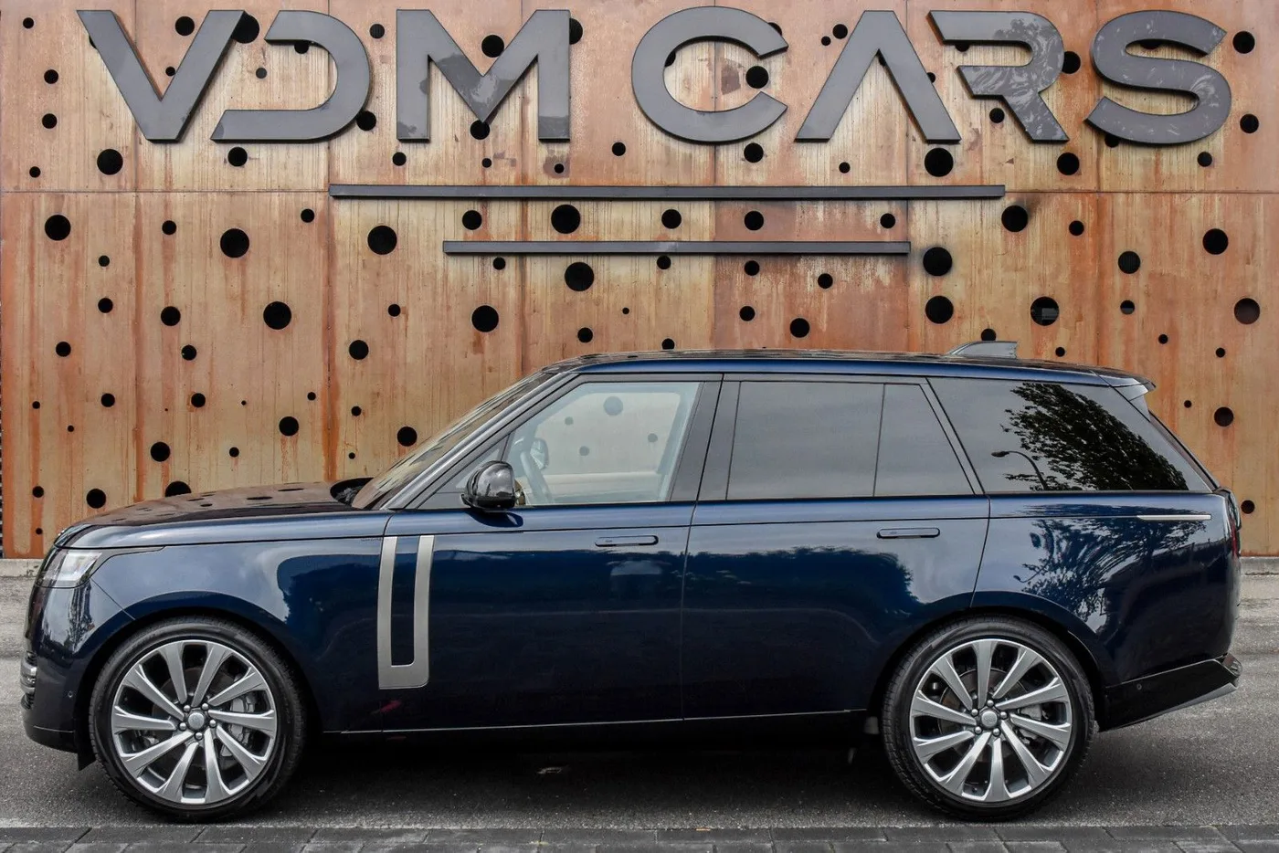 2022 Land Rover Range Rover D300, HSE offered by a supercar dealer in Gronau, Germany, photo 8 of 25